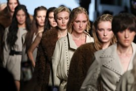 MOSKOVA FASHİON WEEK’TE EMRE ERDEMOĞLU İMZASI