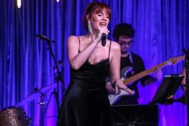 KONSERE KONUK OLUYOR