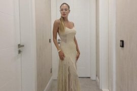 DERYA CAMUZOĞLU YENİ SEZONA BOMBA GİBİ GİRİYOR