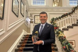 TÜMKİAD’A OXFORD’DA ‘YILIN STK ÖDÜLÜ’