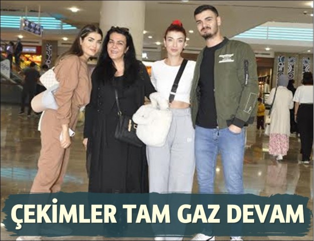 AİLESİYLE GÖRÜNTÜLENDİ