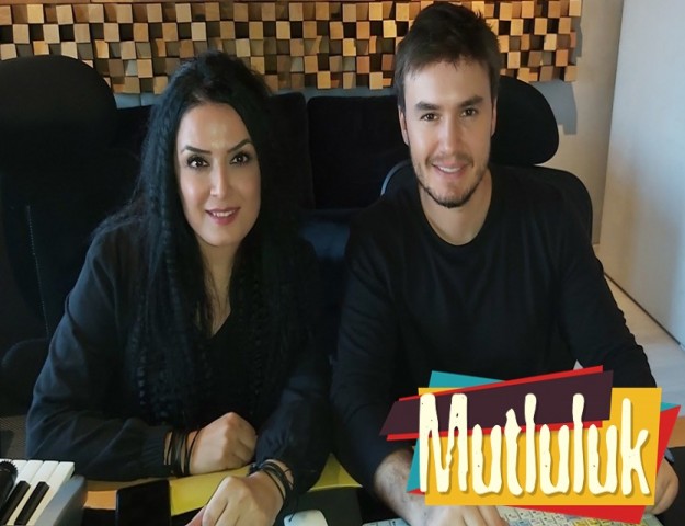 MUSTAFA CECELİ'NİN SİHİRLİ ELLERİ DEĞDİ