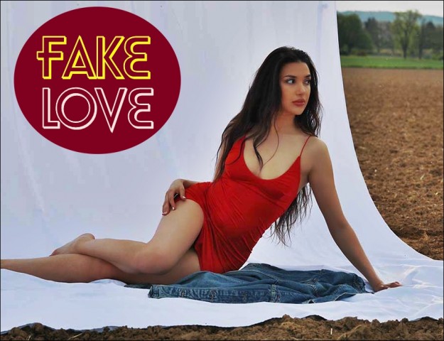 SU EL ROMAN GÖZ KAMAŞTIRDI