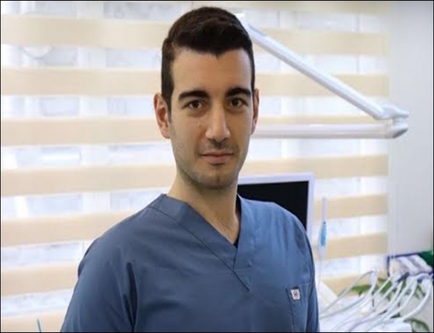 KAFAYI DİŞLERİNE TAKTILAR