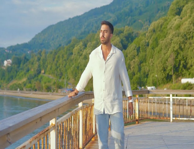 SÜLEYMAN DENİZ SEZER 