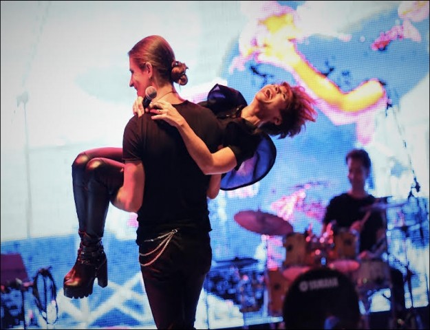 AŞK VE İŞ BİR ARADA