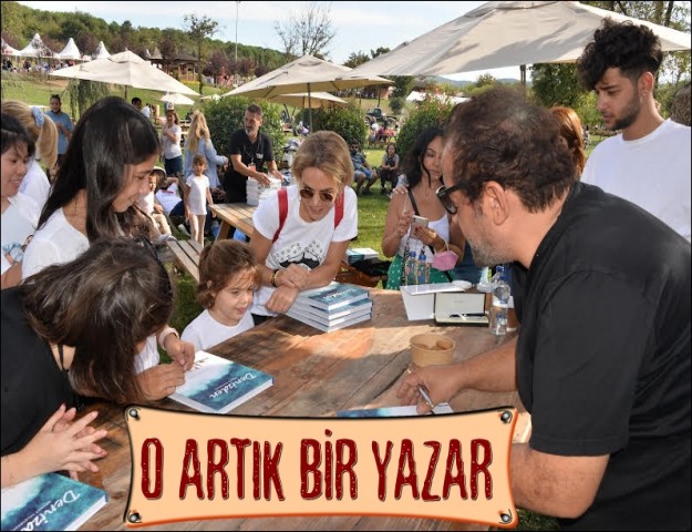 ÖNCE KİTABINI İMZALADI, SONRA YEMEKLERİN TADINA BAKTI