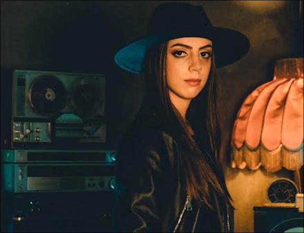 BU ŞARKI SES GETİRİR