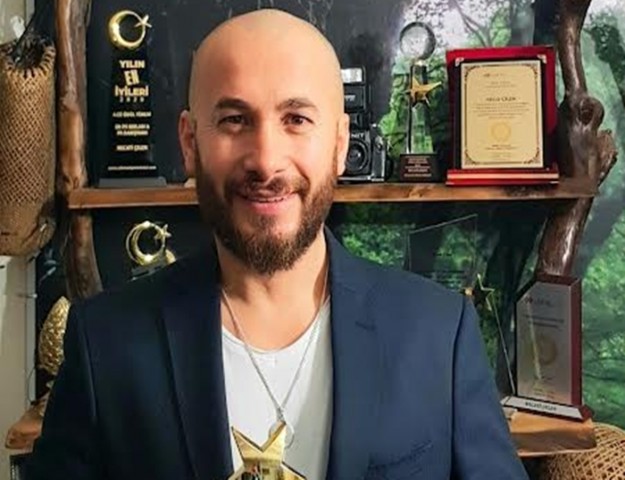 ULUSLARARASI İLETİŞİM DANIŞMANI ÖDÜLÜ ALDI