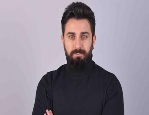 MÜZİKSEVERLERİ BEKLETMEDİ