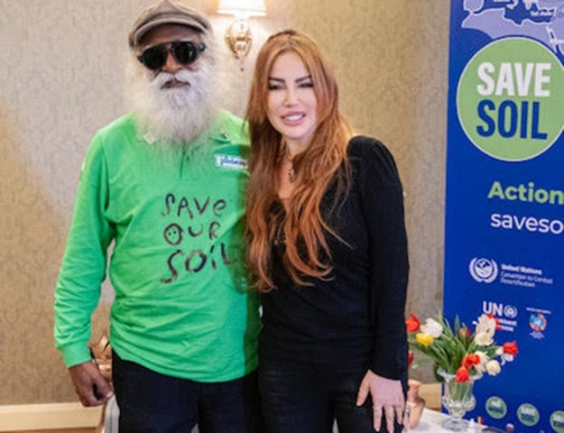 HİNTLİ SADHGURU İLE  KİTAP ÇIKARIYOR