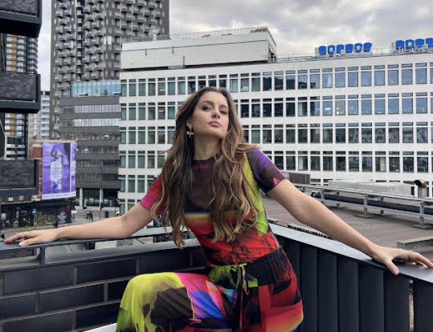 VİDEO KLİBİNİ LONDRA'DA ÇEKTİ