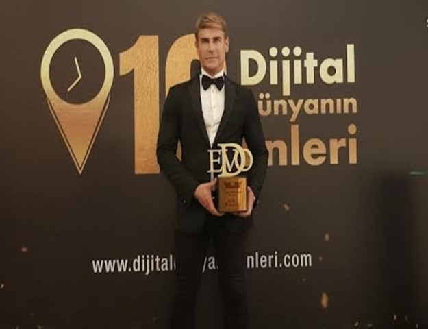 YILIN EN İYİ KOREOGRAFI SEÇİLDİ