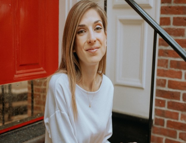 KUĞU CADDESİ SAKİNLERİ