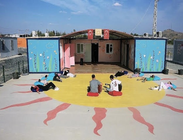 RESİM SERGİSİ DAVETLİLERİNİ BEKLİYOR