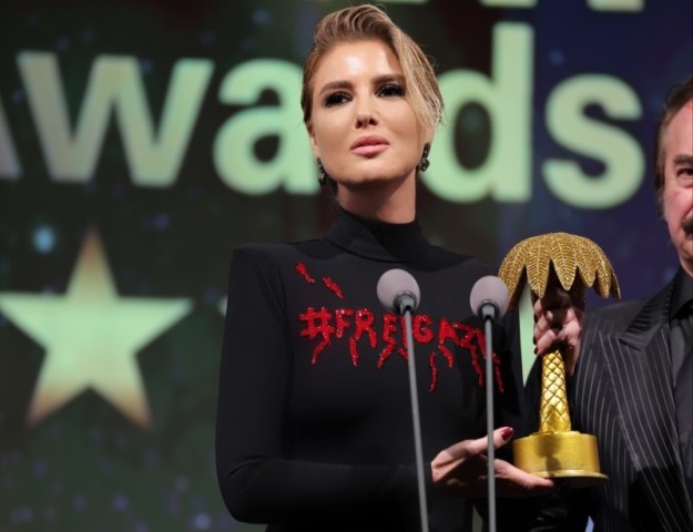 GÜLBEN ERGEN'E ANLAMLI ÖDÜL