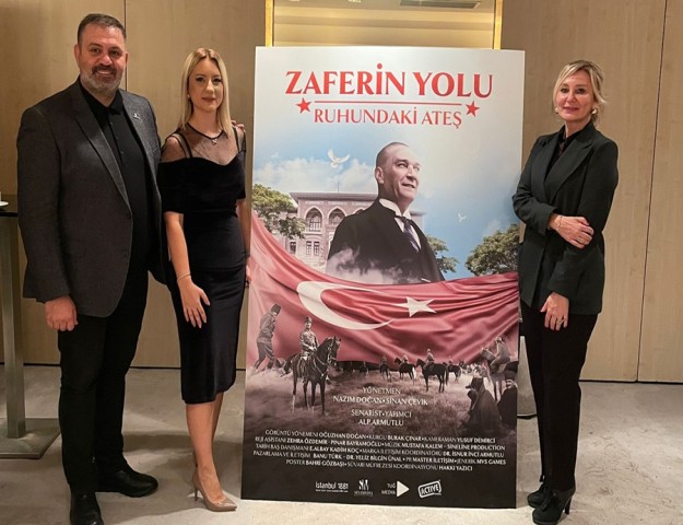 ÖZEL GÖSTERİME İŞ, SANAT VE MEDYA DÜNYASINDAN BÜYÜK İLGİ