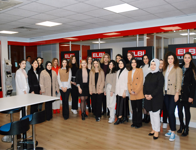 KADIN ELİ DOKUNUŞU ARTIYOR