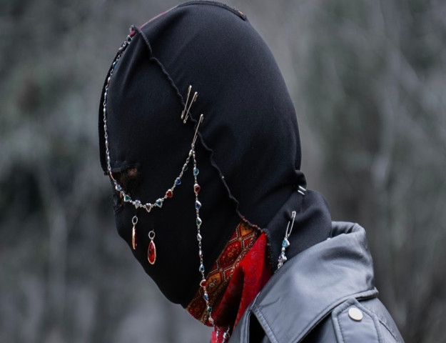 ARTYY, DOKUNAKLI İLK TEKLİSİ 