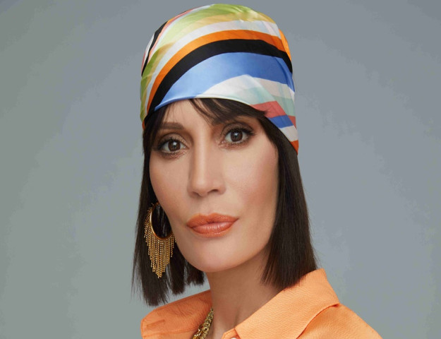 AYÇA VARLIER  SEVENLERİYLE BULUŞACAK