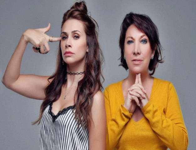 OYA BAŞAR VE BEGÜM BİRGÖREN’LE KAHKAHA DOLU BİR YAZ AKŞAMI