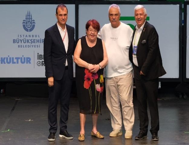 HALİL ERGÜN VE DEFNE YALNIZ'A “YAŞAM BOYU BAŞARI ÖDÜLÜ” VERİLDİ