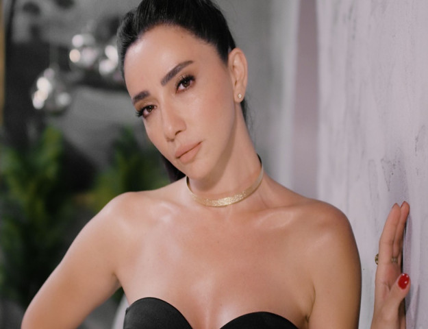 ÖYKÜ GÜRMAN’DAN YENİ SİNGLE