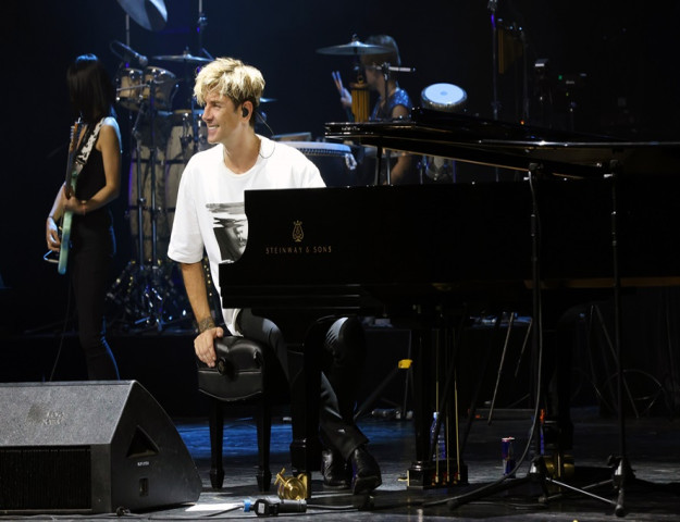 İSTANBUL'A GELİYOR