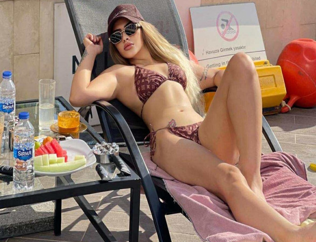 GİZEM KARACA’DAN EKRANLARA BÜYÜK ADIM