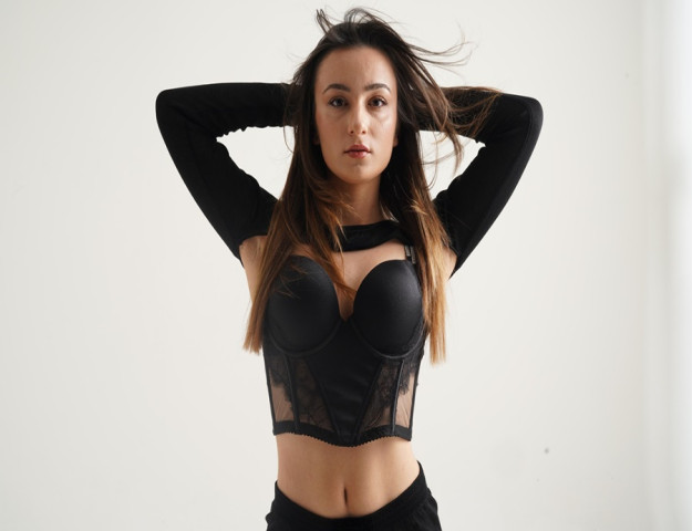 GÖZDE BULDAŞ'DAN HADİSE VE DERYA ULUĞ' A ÖZEL TEŞEKKÜR