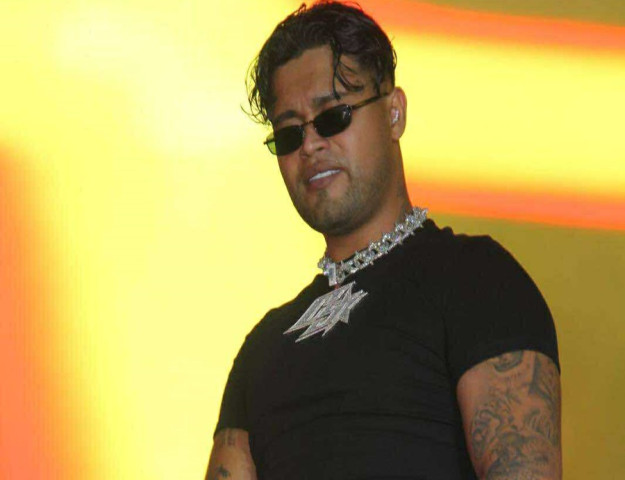 MUSTAFA SANDAL İLE DÜET GELEBİLİR