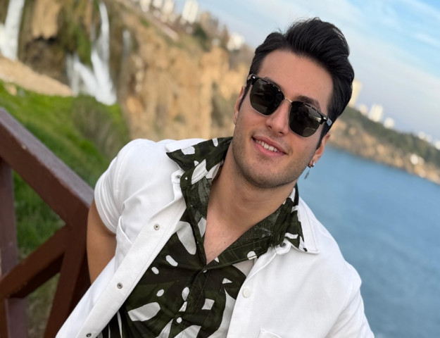 TÜRK MÜZİĞİNİ DAİMA GELECEĞE TAŞIMA ADINA ÇABA SARF EDERİM