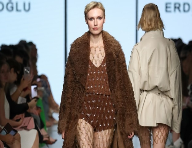 MOSKOVA FASHİON WEEK’TE EMRE ERDEMOĞLU İMZASI