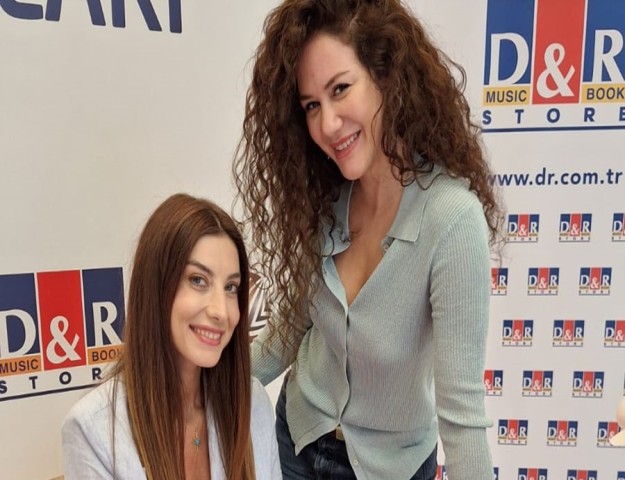 ÜNLÜ İSİMLER FUNDA KARAYEL’İN İMZA GÜNÜNDE BİR ARAYA GELDİ