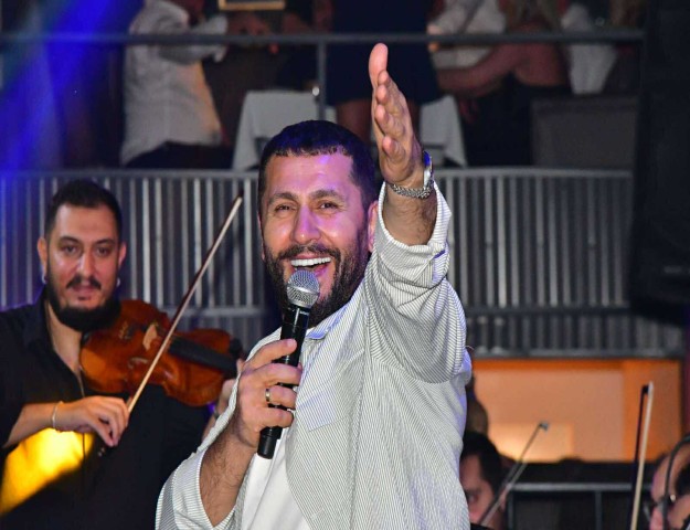 BAHÇEŞEHİR GÖLET VİTRİN SAHNE’DE ÖZGÜR ALTER RÜZGARI