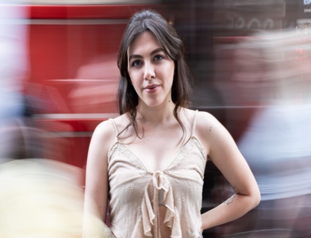 BENİ RAHATTA DİNLEYİN