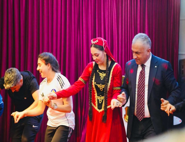 KADIN FUTBOLUNUN GURURU KARS’TA KUTLANDI