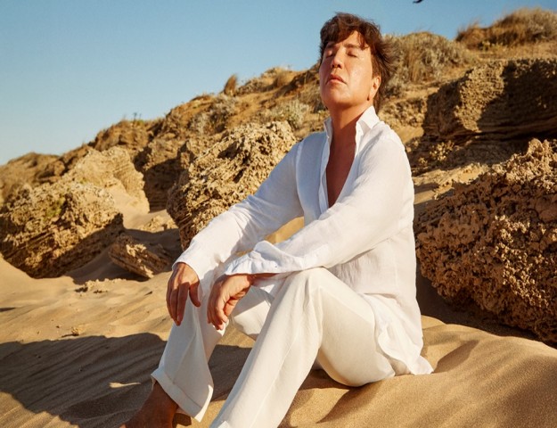 SEZEN AKSU İMZALI ŞARKISI YAYINDA