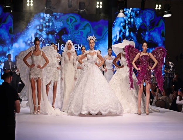 WEDGALA FASHİON SHOW’A İZMİR’DE GÖRKEMLİ AÇILIŞ