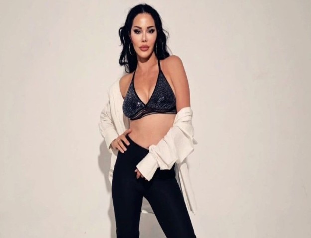 RİTA MAHRANİ’DEN KALPLERİNİZE DOKUNACAK ŞARKI