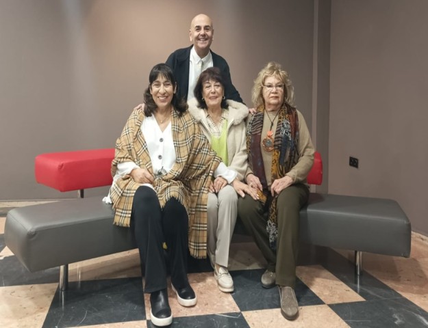 SAHNE YILLARINI SAHNEDE KUTLADILAR