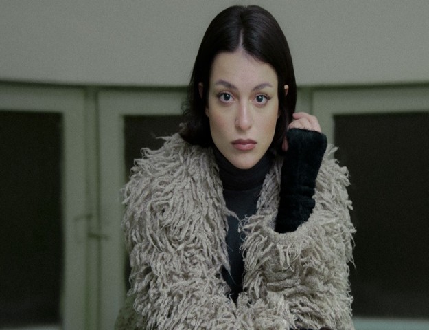 SENA ŞAHİN’DEN YENİ TEKLİ