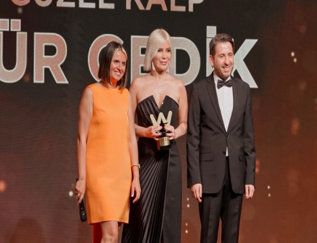 ÖMÜR GEDİK GÖZ DOLDURDU