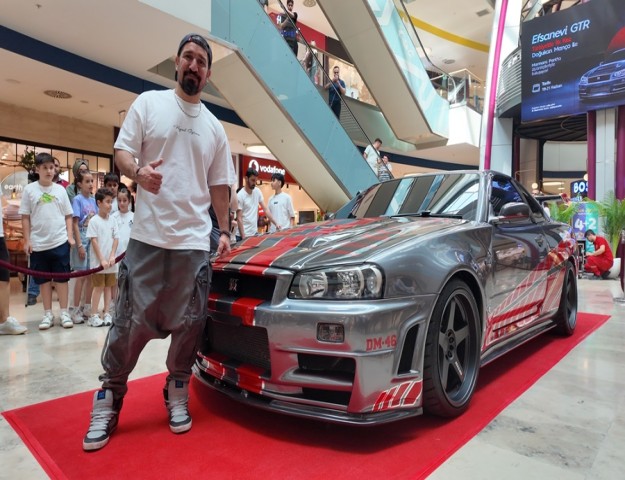 DOĞUKAN MANÇO’NUN GTR R34’Ü İLK KEZ  AVM’DE