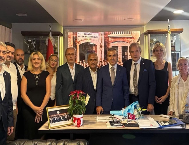 MESLEKTAŞLARIN HAKLARI İÇİN ORTAK MÜCADELE