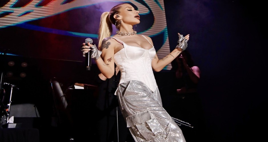 SEZEN AKSU’DAN İREM DERİCİ’YE ÖZEL ŞARKI