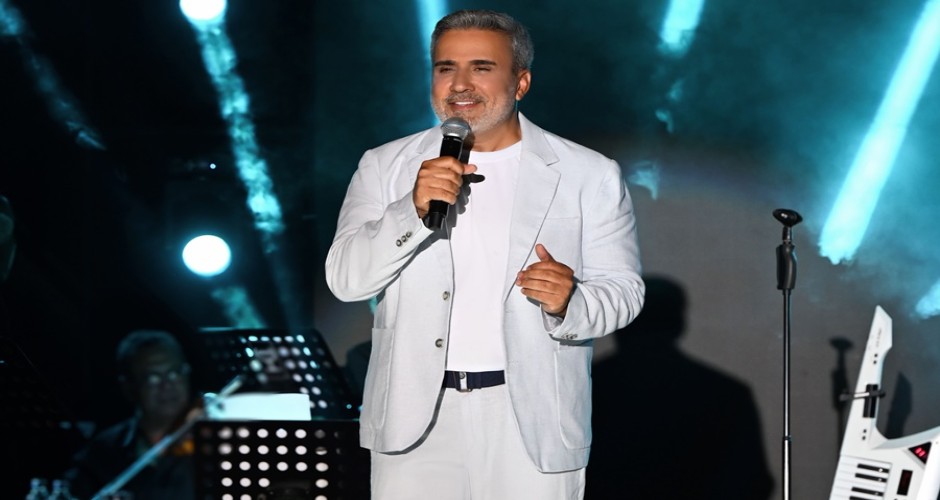 EMRAH'TAN BODRUM'DA GÖVDE GÖSTERİSİ