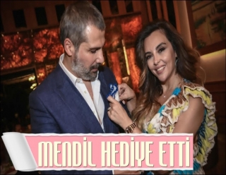 EŞİNİN DOĞUM GÜNÜNÜ KUTLADI