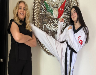 CANAN CEYLAN’DAN GENÇ TEKVANDOCU AZRA ÇAĞLAR’A DESTEK