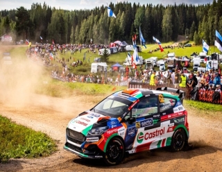 ŞAMPİYONLUK YARIŞINA ÇIKIYOR